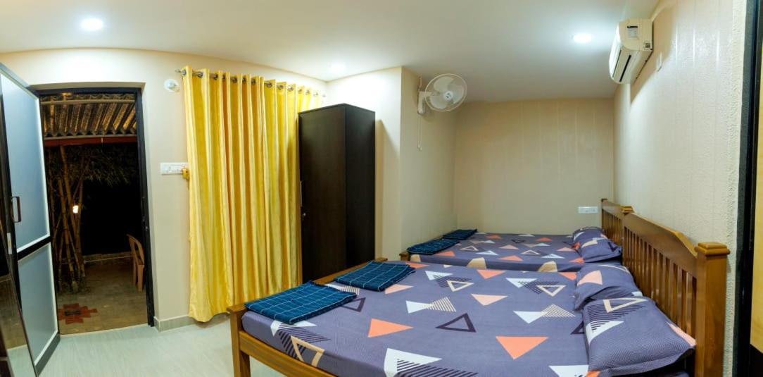 Hangout Kalyanpur Bagian luar foto