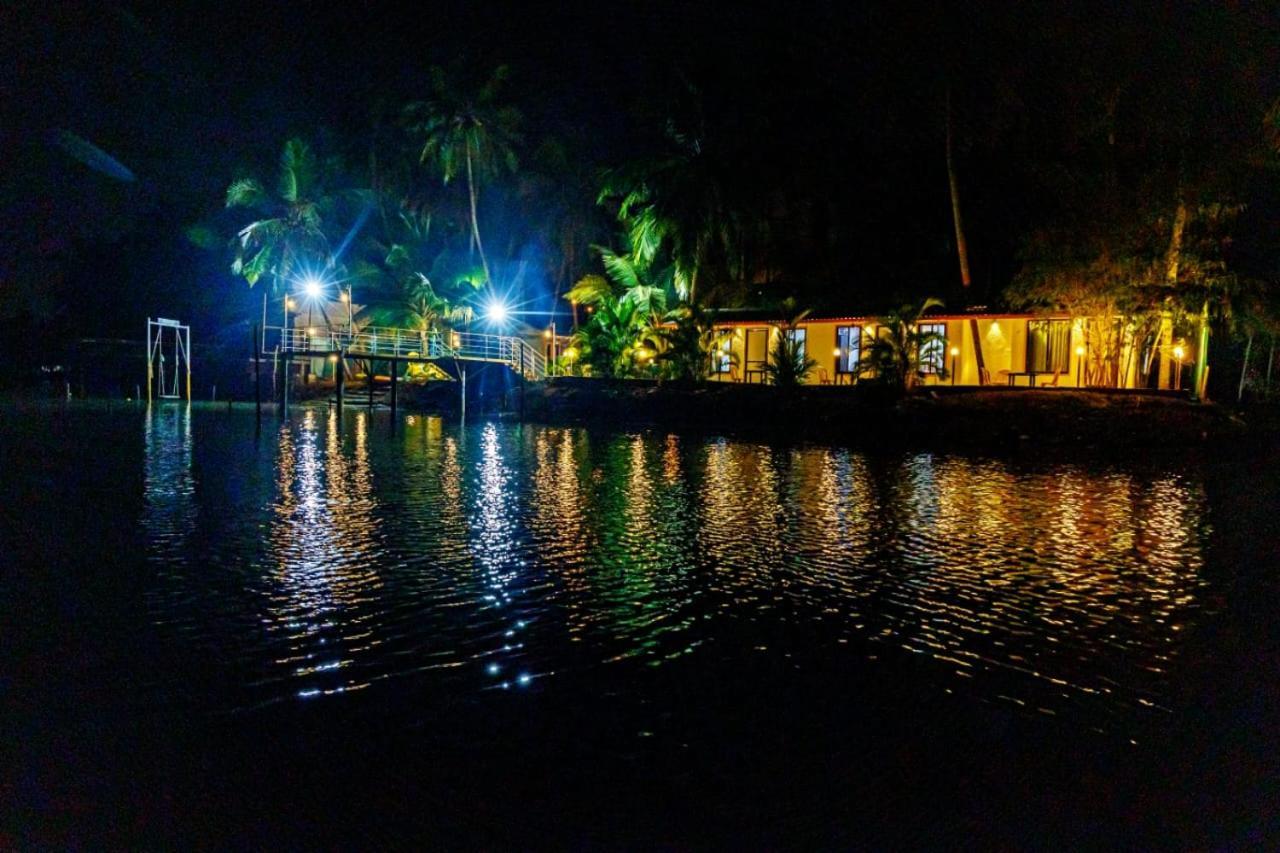 Hangout Kalyanpur Bagian luar foto