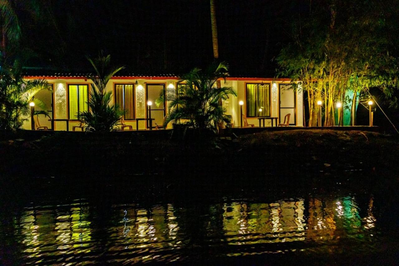 Hangout Kalyanpur Bagian luar foto